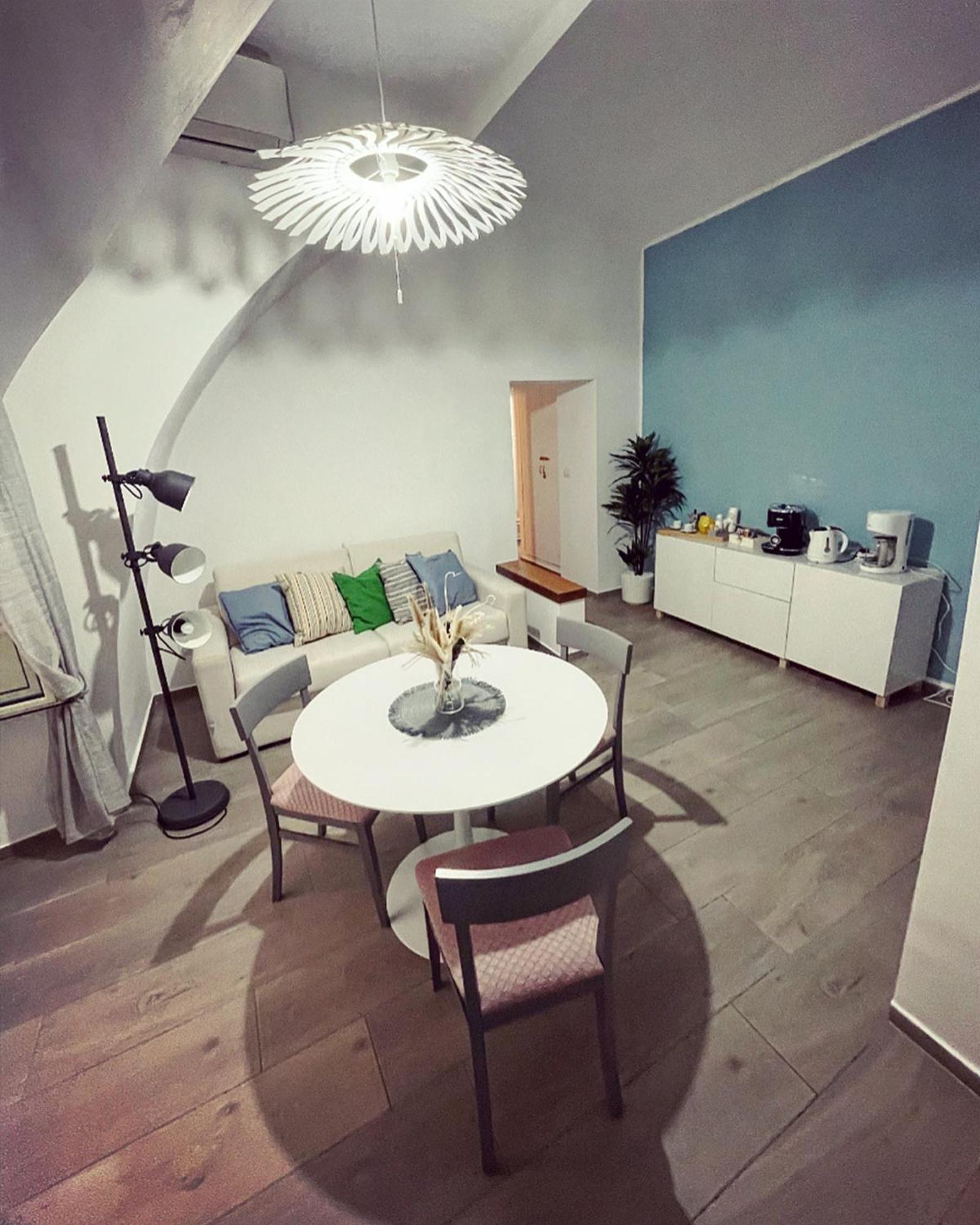 14 Fourteen Apartment